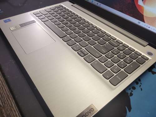 *STUNNING & FAST!*LENOVO IDEAPAD 3*N4020*4GB DDR4*256GB SSD*FHD*