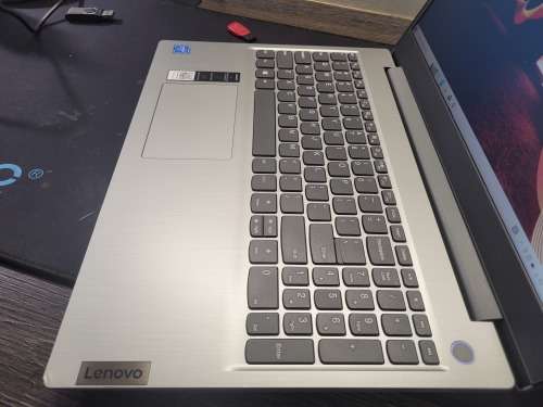 *STUNNING & FAST!*LENOVO IDEAPAD 3*N4020*4GB DDR4*256GB SSD*FHD*
