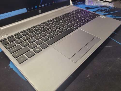 LATE ENTRY!*FAST!*AS NEW!*10TH GEN!*HP 250 G8*i5-1035G1*8GB DDR4*256GB SSD*HD*WIFI 6