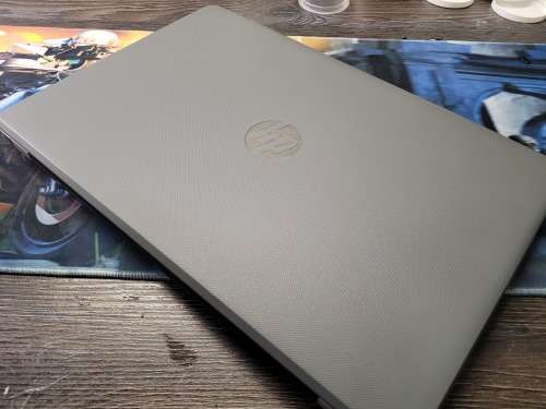 FAST!*HP notebook 15*i5-7200U*8GB DDR4*240GB SSD*HD*HD620 GRAPHICS