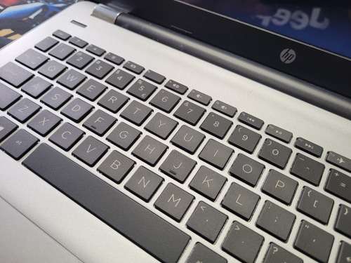 FAST!*HP notebook 15*i5-7200U*8GB DDR4*240GB SSD*HD*HD620 GRAPHICS
