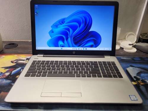 FAST!*HP notebook 15*i5-7200U*8GB DDR4*240GB SSD*HD*HD620 GRAPHICS