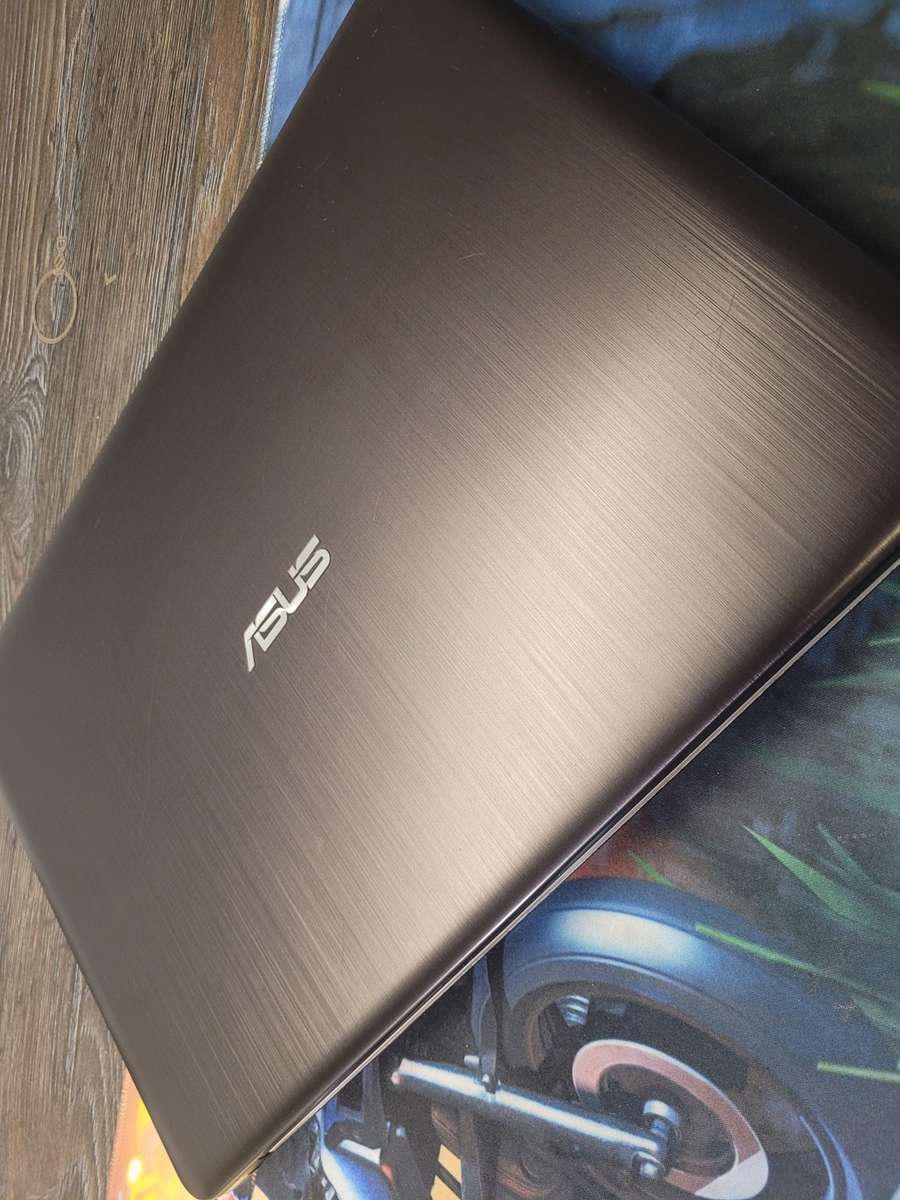 FAST*ASUS VIVOBOOK*X540*i3-5005U*4GB DDR3*240GB SSD*SONICMASTER AUDIO*