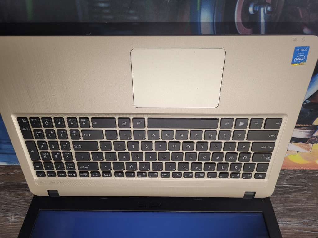 FAST*ASUS VIVOBOOK*X540*i3-5005U*4GB DDR3*240GB SSD*SONICMASTER AUDIO*