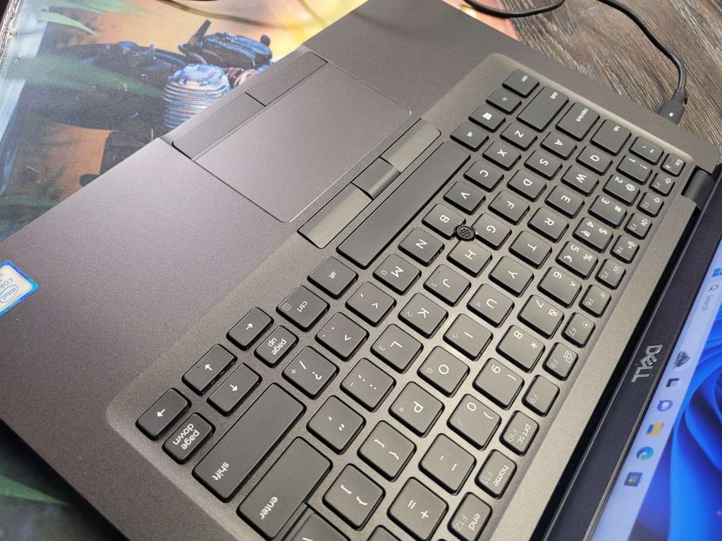 VERY FAST!*BEAST SPECS!*DELL LATITUDE 5400*i7-8665U*8GB DDR4*256GB SSD*FULL HD*4G LTE