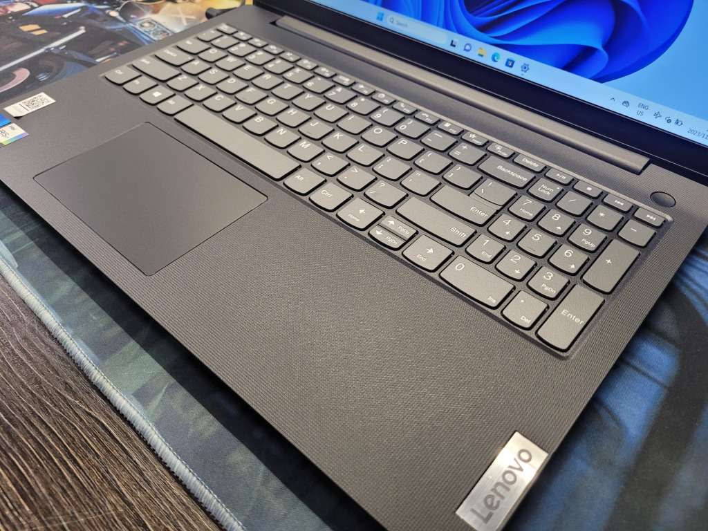 BEAST!*VERY FAST 11TH GEN!*LENOVO V15 G2*i5-I135g7*8GB DDR4*512GB SSD*FHD*IRIS GRAPHICS*