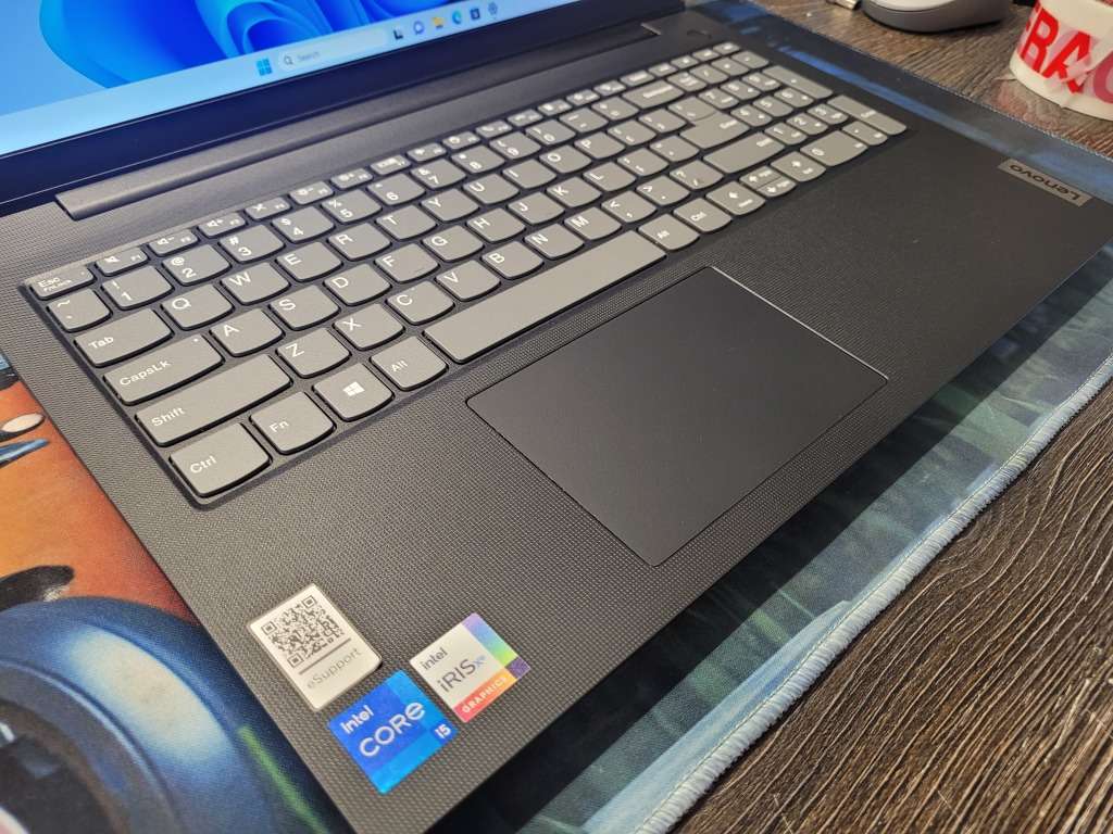 BEAST!*VERY FAST 11TH GEN!*LENOVO V15 G2*i5-I135g7*8GB DDR4*512GB SSD*FHD*IRIS GRAPHICS*