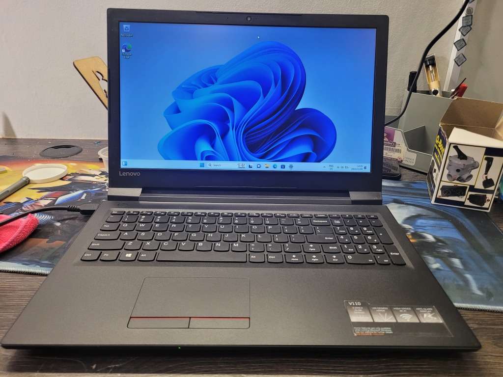 VERY FAST*HIGH SPEC!*LENOVO V110*i3-6006U*8GB DDR4*240GB SSD*DVD