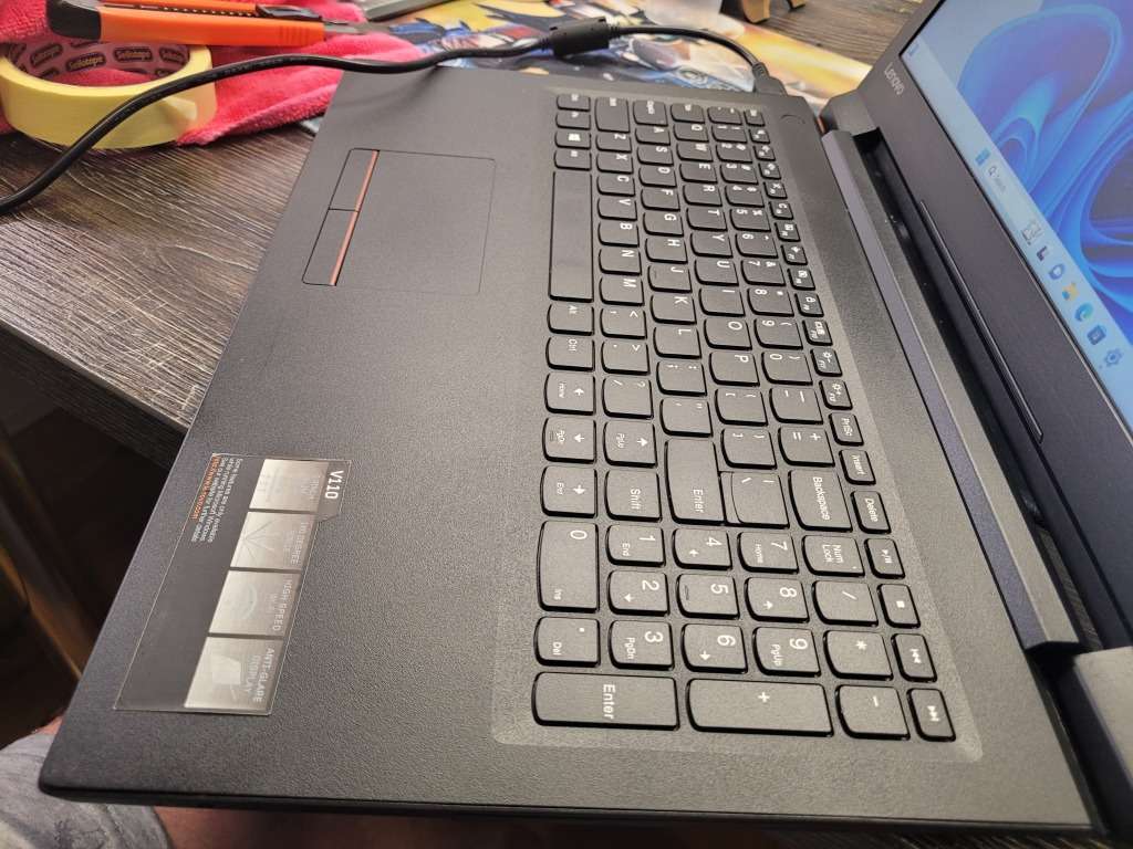 VERY FAST*HIGH SPEC!*LENOVO V110*i3-6006U*8GB DDR4*240GB SSD*DVD