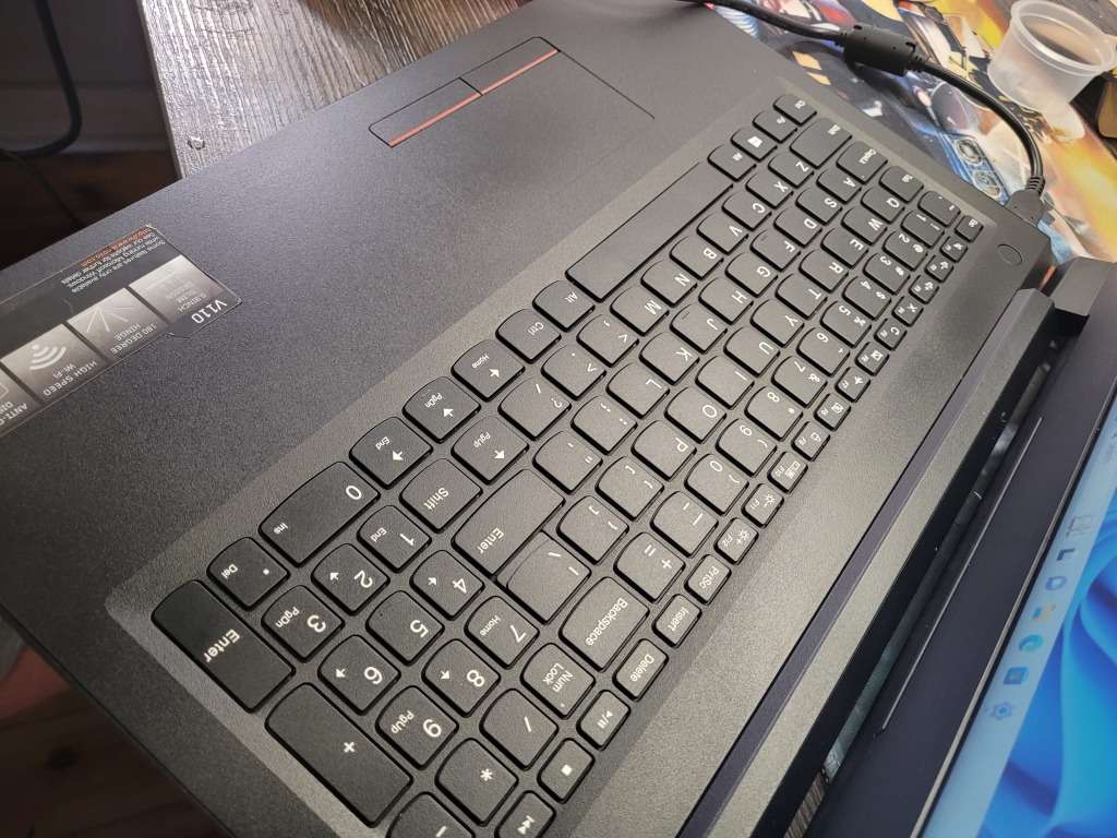 VERY FAST*HIGH SPEC!*LENOVO V110*i3-6006U*8GB DDR4*240GB SSD*DVD