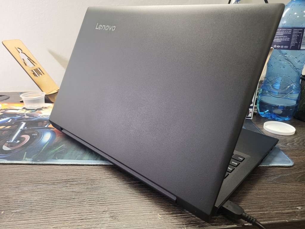 VERY FAST*HIGH SPEC!*LENOVO V110*i3-6006U*8GB DDR4*240GB SSD*DVD