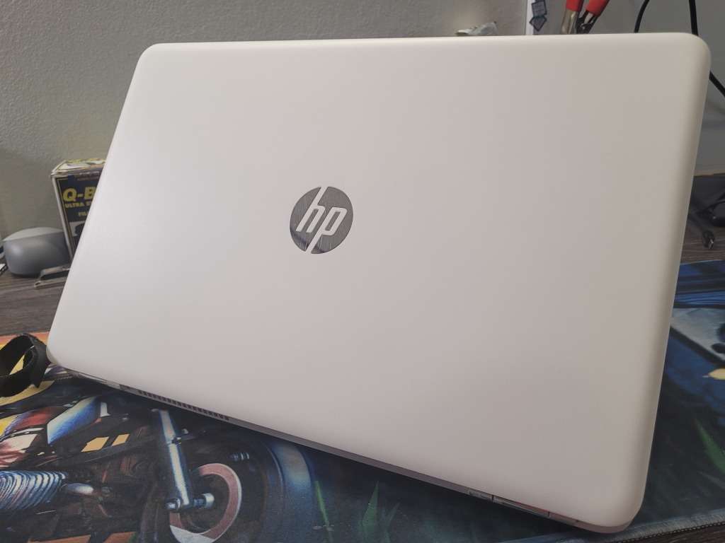 FAST*HIGH SPEC*HP PAVILION 15*i5-7200u*256GB SSD*8GB DDR4*DVD*