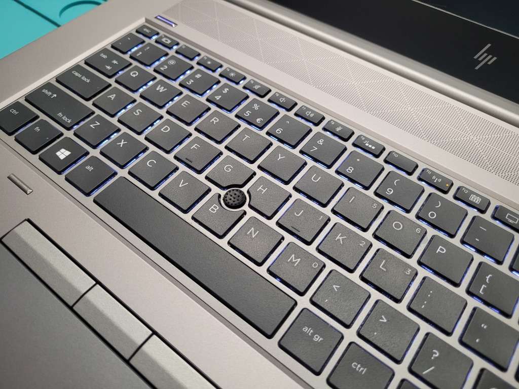 INCREDIBLE LAPTOP!*HP ZBOOK 17 G5*i7-8750H*32GB DDR4*512GB SSD*256GB SSD*NVIDIA P2000*