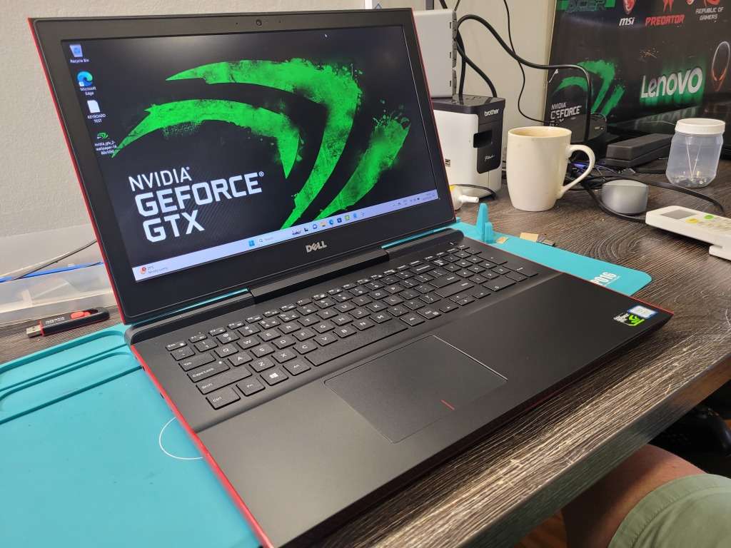 EXTREME GAMING!*NOT TO MISS DEAL!*DELL INSPIRON 7567*i5-7200HQ*8GB*256GB SSD*1TB HDD*FHD*GTX1050 4GB