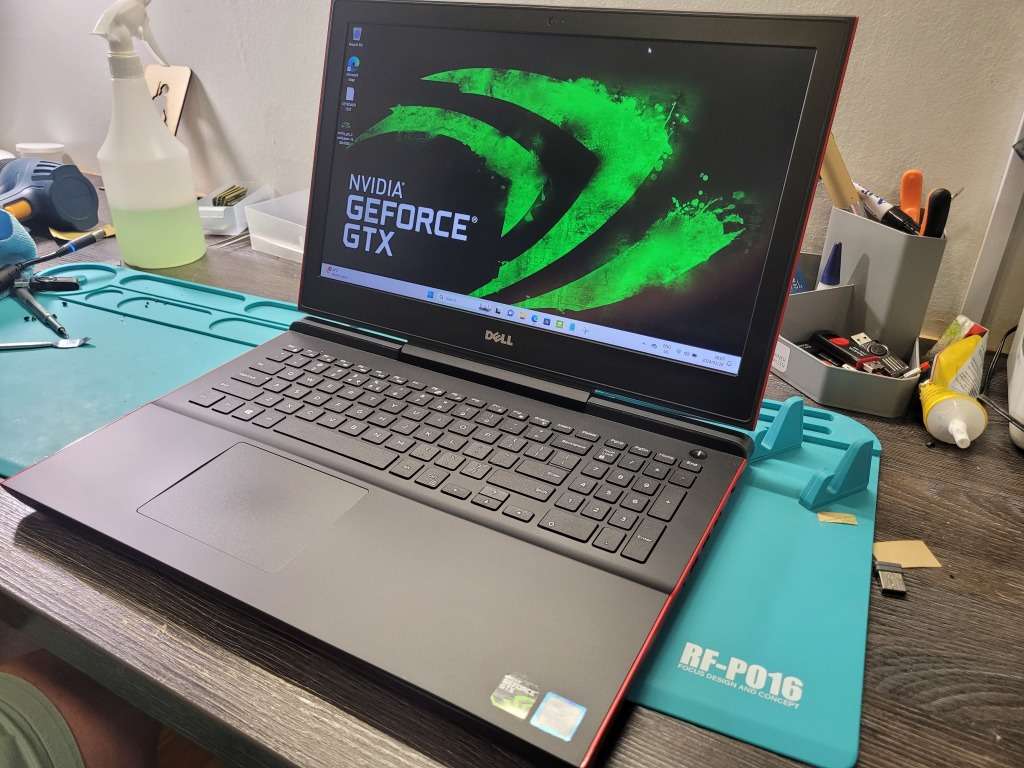 EXTREME GAMING!*NOT TO MISS DEAL!*DELL INSPIRON 7567*i5-7200HQ*8GB*256GB SSD*1TB HDD*FHD*GTX1050 4GB