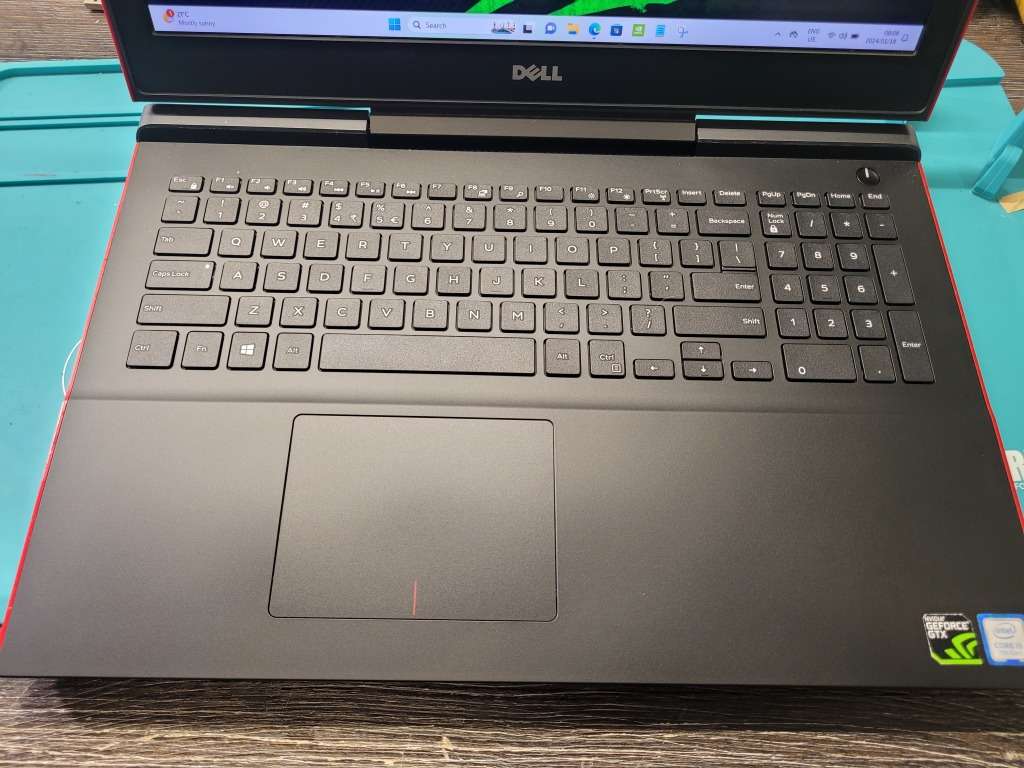 EXTREME GAMING!*NOT TO MISS DEAL!*DELL INSPIRON 7567*i5-7200HQ*8GB*256GB SSD*1TB HDD*FHD*GTX1050 4GB