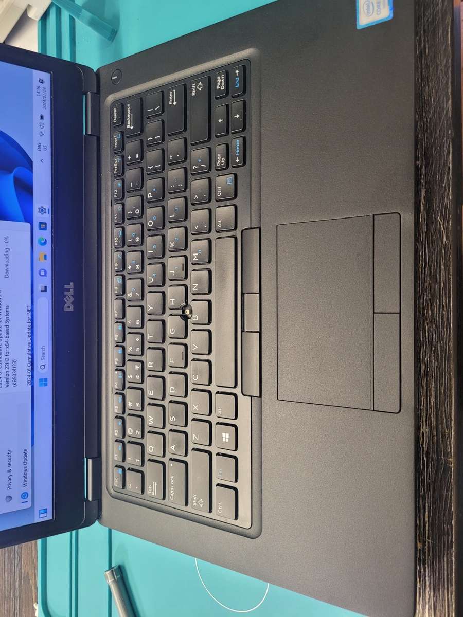 *HIGH SPEC!*DELL LATITUDE 5480*i5-6300U*8GB DDR4*256GB SSD*FULL HD