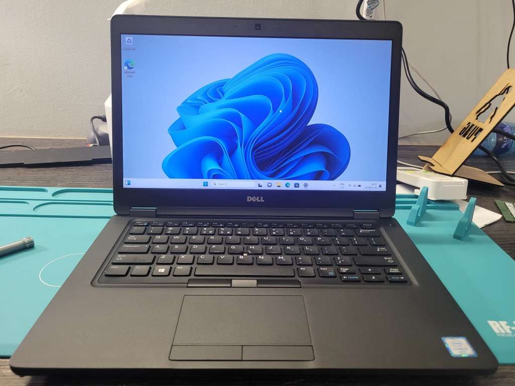*HIGH SPEC!*DELL LATITUDE 5480*i5-6300U*8GB DDR4*256GB SSD*FULL HD