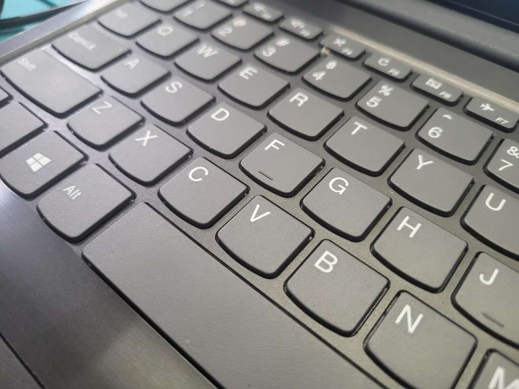 *HIGH SPEC*LENOVO s145*A9-9425*8TH GEN*TURBO CORE*RADEON R5**8GB DDR4*512GB NVME SSD*