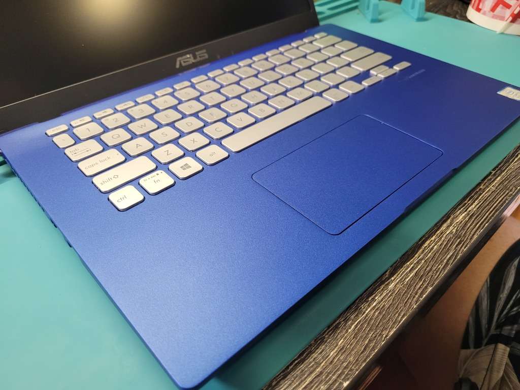 VERY FAST!*ASUS X409FA*i7-8565U*12GB DDR4*512GB NVME SSD*FHD