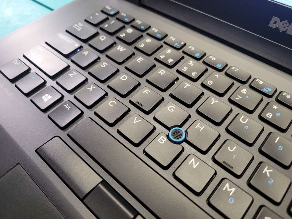 DELL LATITUDE E7470*VERY FAST!*i5-6300U*8GB*256GB SSD*FHD*BACKLIT*