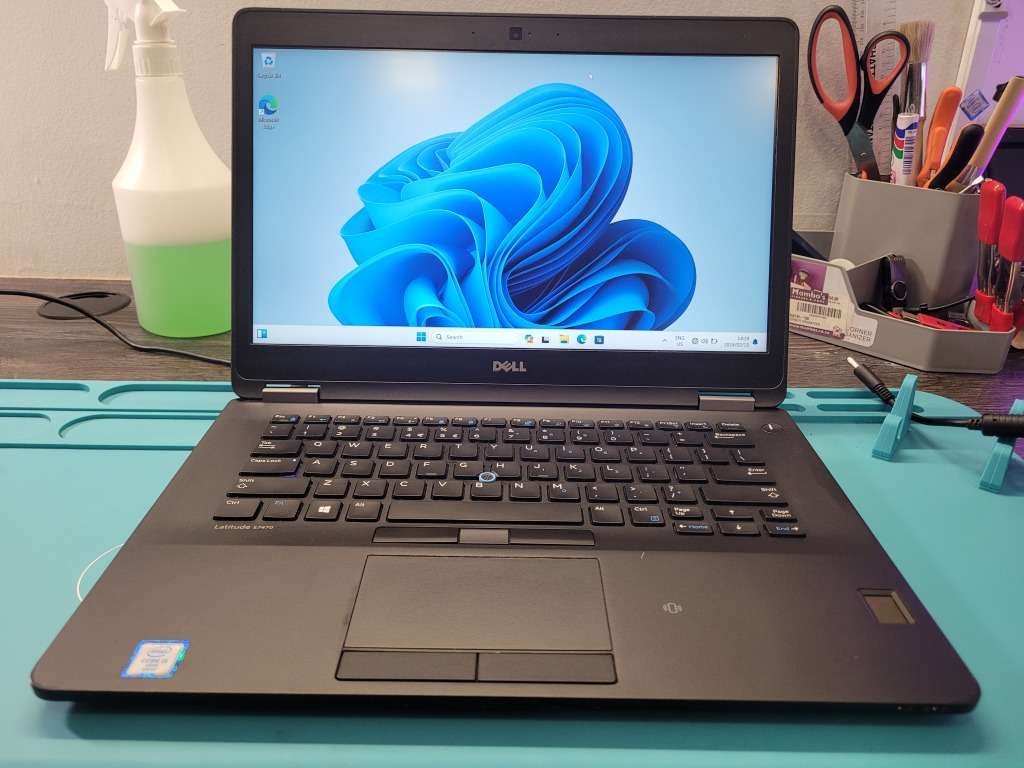 DELL LATITUDE E7470*VERY FAST!*i5-6300U*8GB*256GB SSD*FHD*BACKLIT*