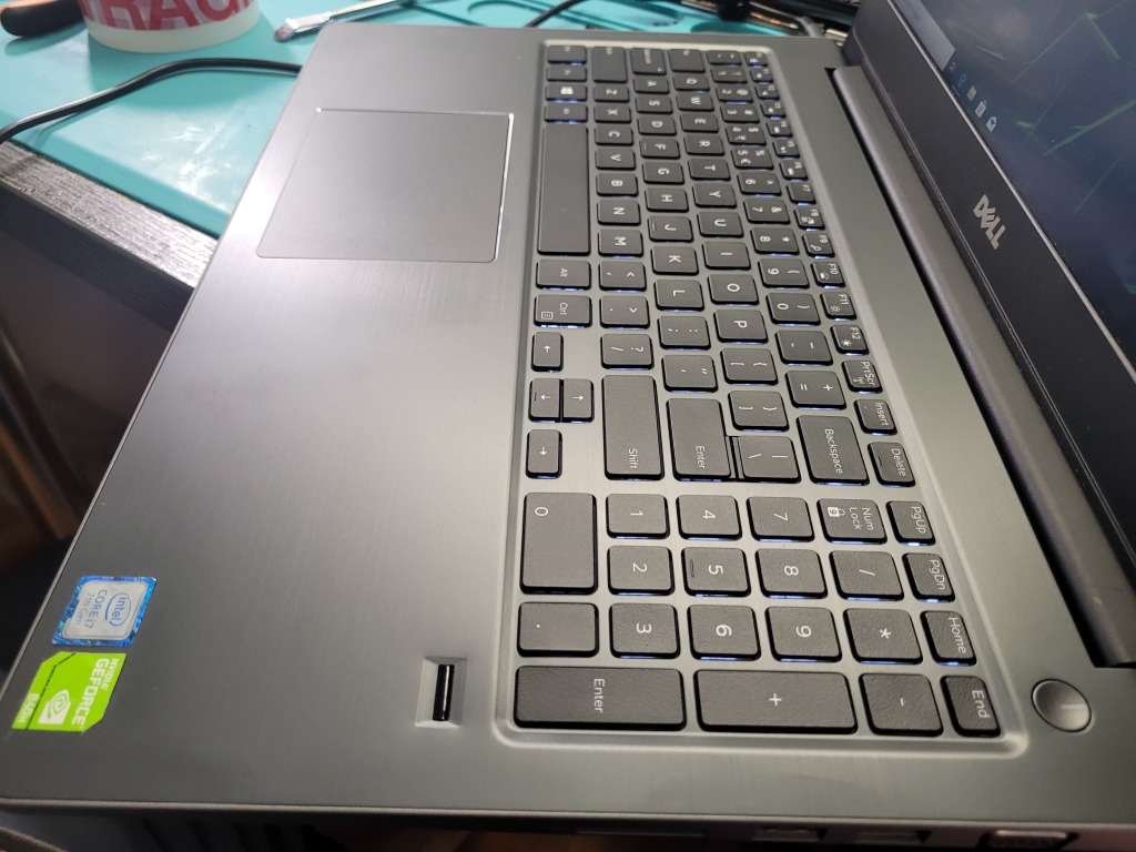 **High Performance DELL**Latest Design*DELL VOSTRO 5568*i5-7200U*8GB*NVIDIA 2GB!*500GB SSD*FHD*