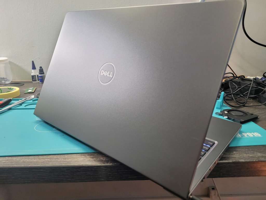 **High Performance DELL**Latest Design*DELL VOSTRO 5568*i5-7200U*8GB*NVIDIA 2GB!*500GB SSD*FHD*