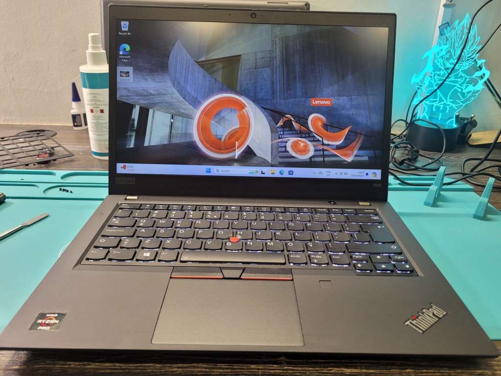 VERY FAST!*LENOVO THINKPAD T495*AMD RYZEN 5-3500U*8GB DDR4*256GB SSD*RADEON VEGA GRAPHICS*