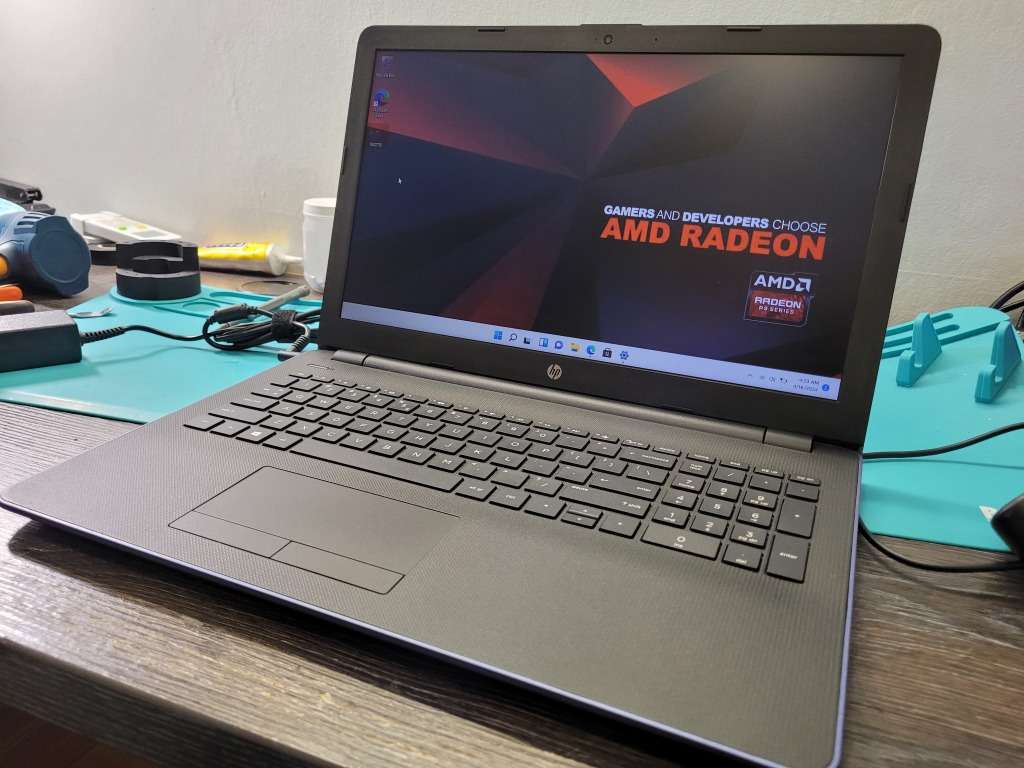 *HP 15*AMD E2-9000u*2+2 CORE*RADEON R2*8GB RAM*SAMSUNG EVO 500GB SSD
