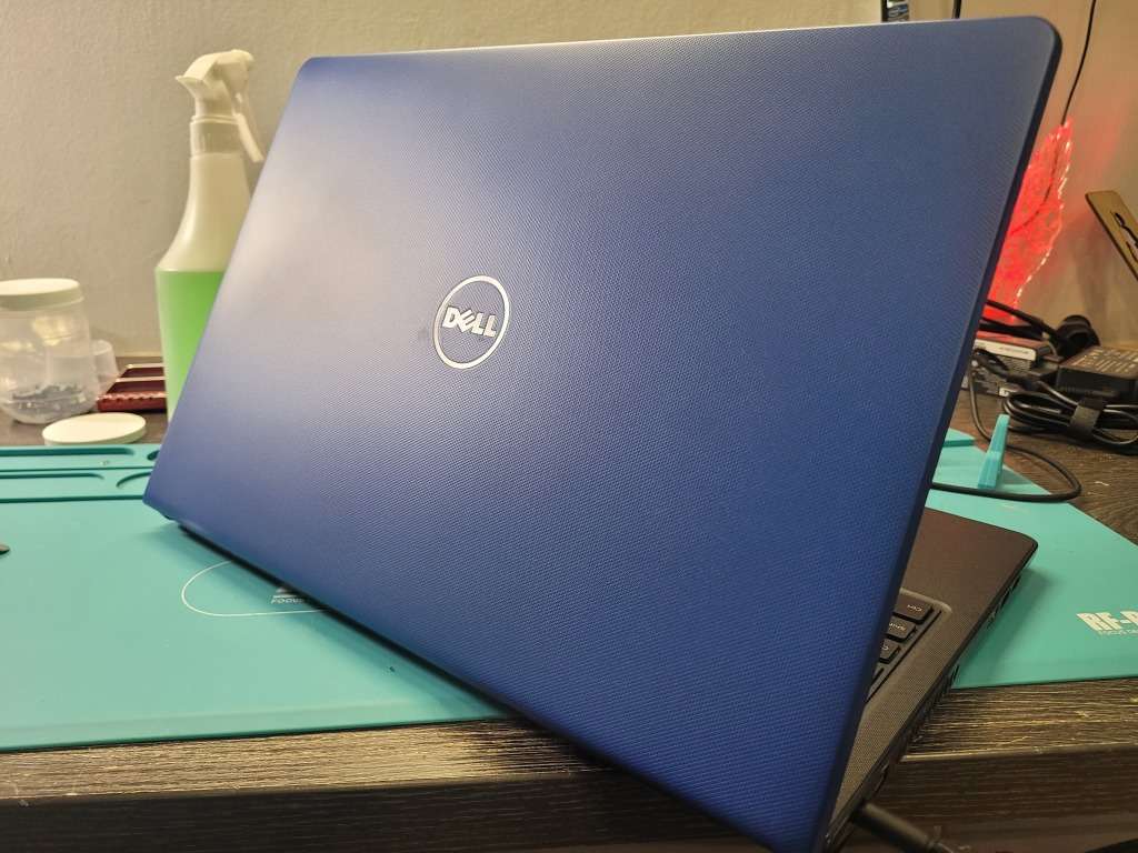 DELL VOSTRO 3568*i5-7200U*FHD 1920X1080*500GB SSD*8GB DDR4*