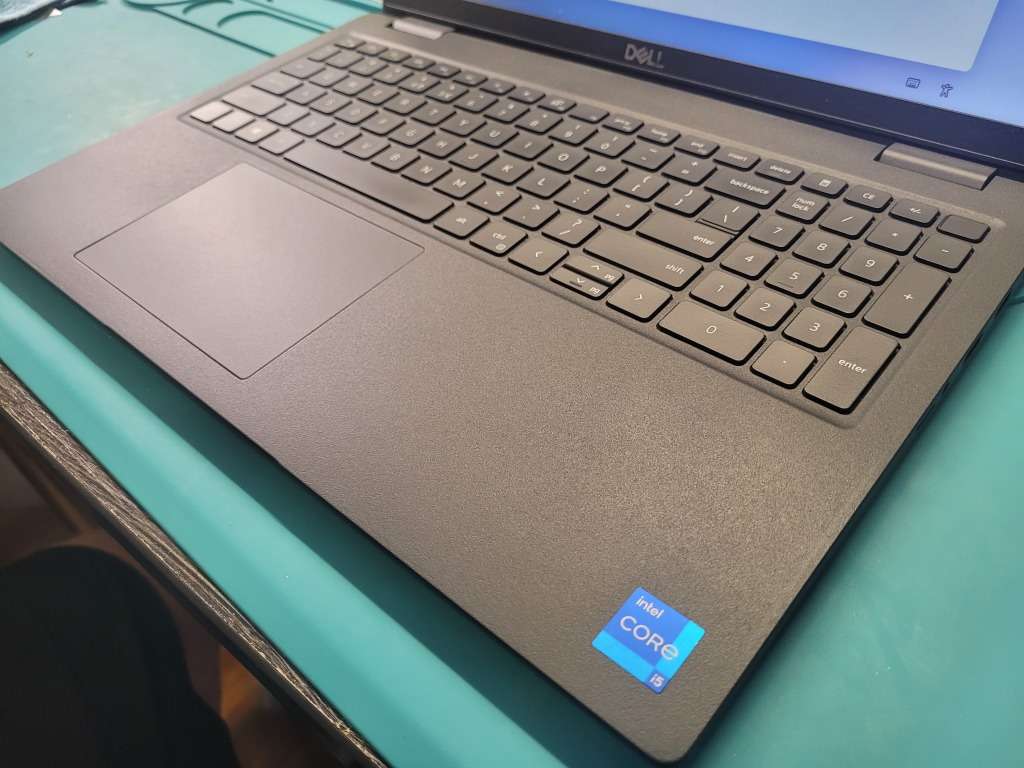 VERY FAST!*11TH GEN BEAST!*DELL LATITUDE 3520*i5-1135G7*8GB DDR4*256GB SSD*HD*