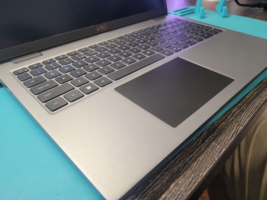 *11TH GEN*DELL LATITUDE 3520*i5-1135G7*16GB DDR4*512GB SSD*FHD*