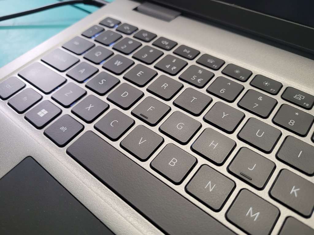 *11TH GEN*DELL LATITUDE 3520*i5-1135G7*16GB DDR4*512GB SSD*FHD*