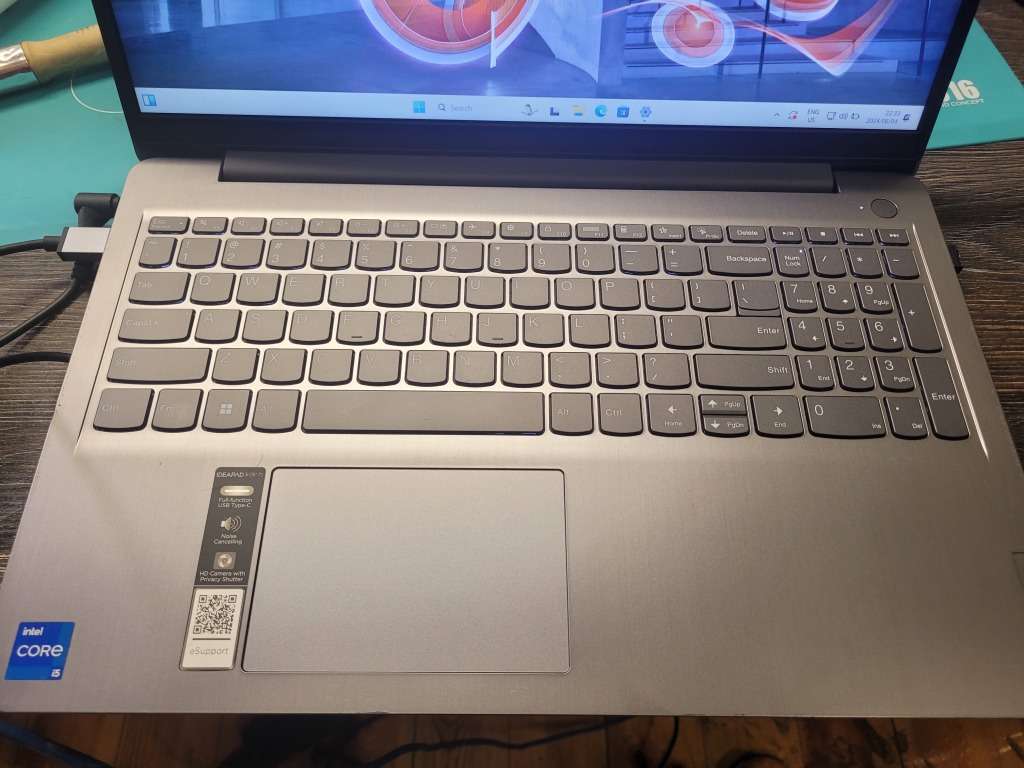 BEAST!*12th gen BEAST!!*LENOVO IDEAPAD 3i*i5-1235U*8GB DDR4*512GB SSD*FHD*IRIS GRAPHICS*