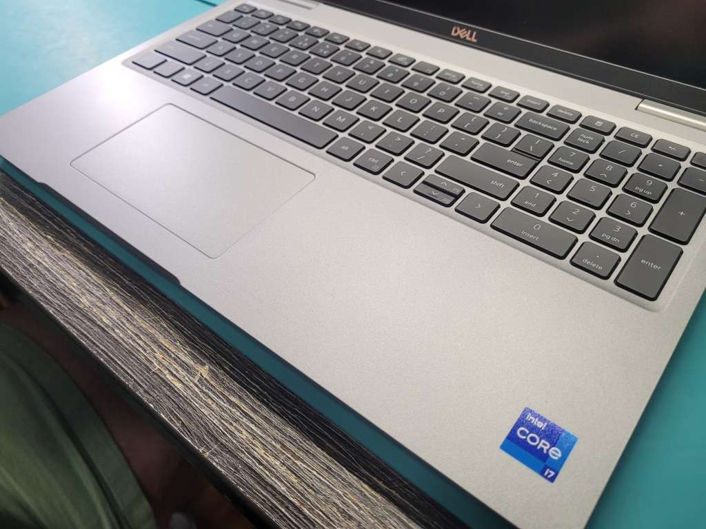 *Ultimate Beast*DELL PRECISION 3560*i7-1165G7*16GB*512GB SSD*NVIDIA QUADRO*FHD*G7 GRAPHICS*