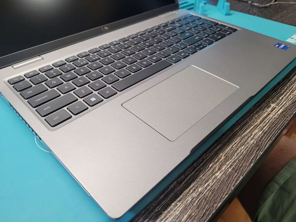 *Ultimate Beast*DELL PRECISION 3560*i7-1165G7*16GB*512GB SSD*NVIDIA QUADRO*FHD*G7 GRAPHICS*