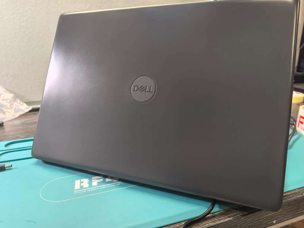 BEAST SPECS!*11TH*DELL VOSTRO 3500*i5-1135G7*8GB DDR4*EVO 250GB SSD*FHD*XE GRAPHICS