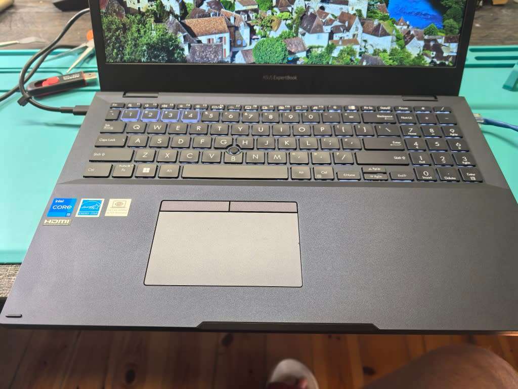 BEAST SPECS!*12th GEN i5!*ASUS EXPERTBOOK B2502*i5-1240P*8GB RAM*256GB SSD*FHD*G7 GRAPHICS*