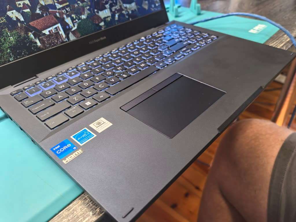 BEAST SPECS!*12th GEN i5!*ASUS EXPERTBOOK B2502*i5-1240P*8GB RAM*256GB SSD*FHD*G7 GRAPHICS*