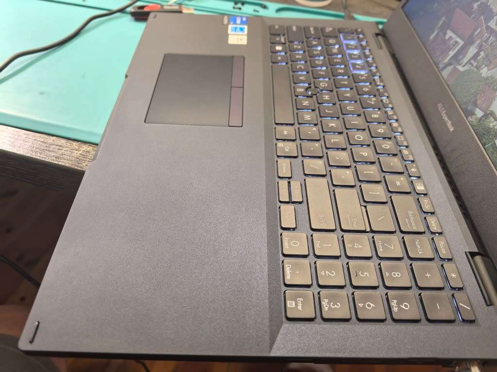 BEAST SPECS!*12th GEN i5!*ASUS EXPERTBOOK B2502*i5-1240P*8GB RAM*256GB SSD*FHD*G7 GRAPHICS*