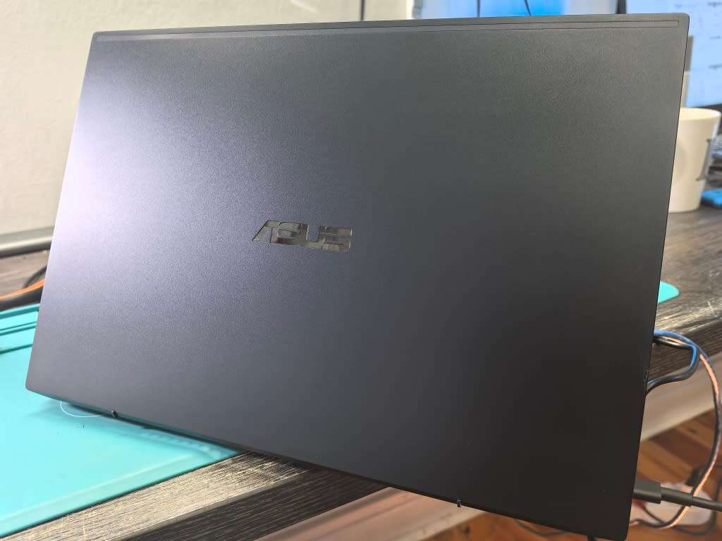 BEAST SPECS!*12th GEN i5!*ASUS EXPERTBOOK B2502*i5-1240P*8GB RAM*256GB SSD*FHD*G7 GRAPHICS*