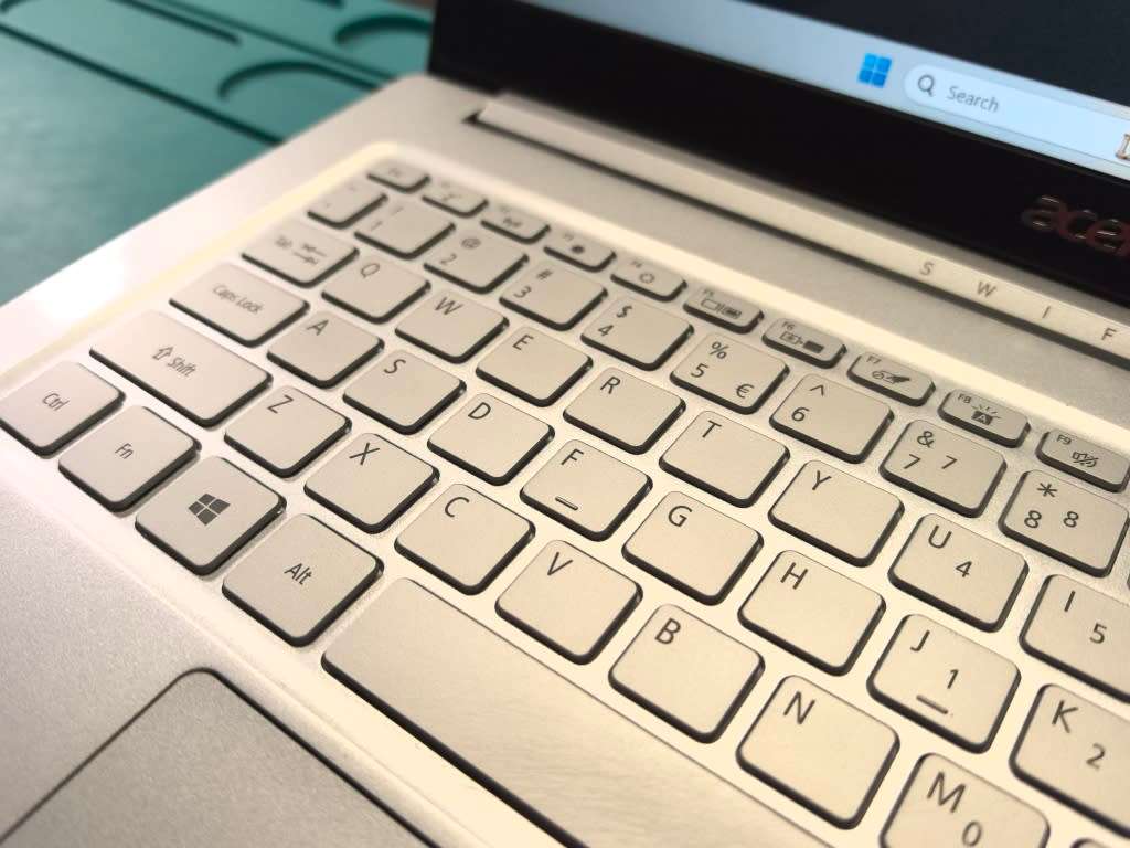 VERY FAST!*ACER SWIFT 3*i3-1115G4*IPS FHD*8GB RAM*256GB SSD*