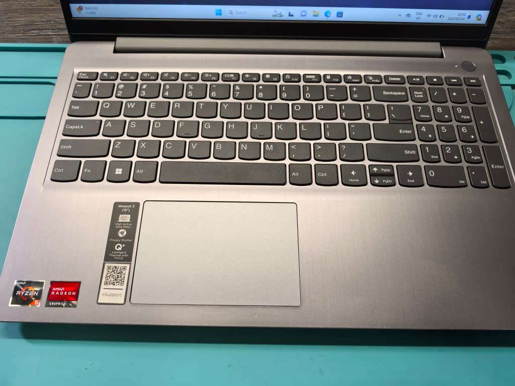 RADEON VEGA GFX-LENOVO IDEAPAD 3-RYZEN 5-3500U-8GB DDR4-512GB SSD-FHD