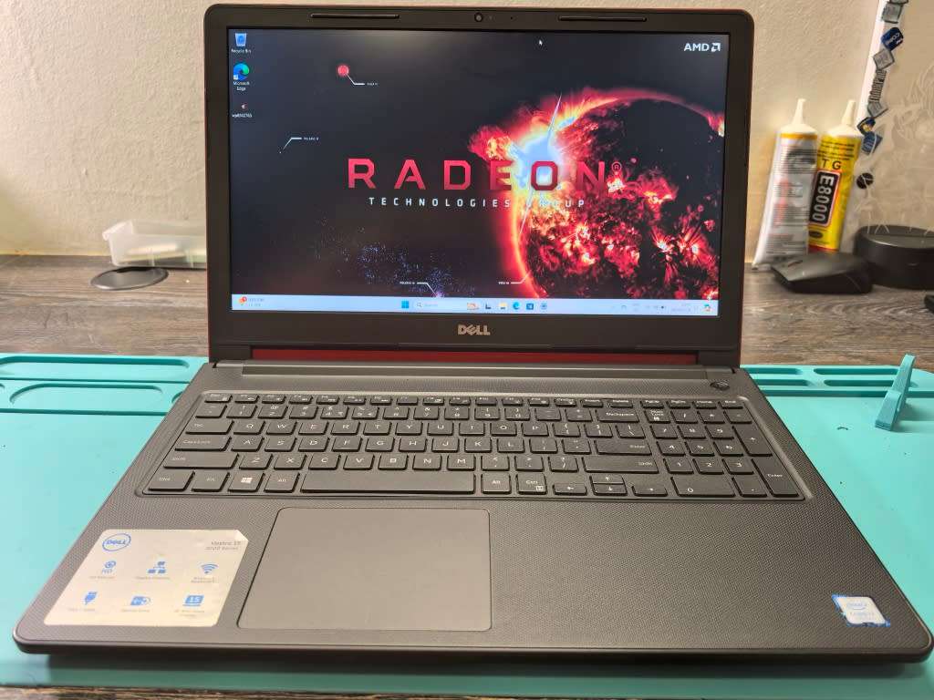 RADEON R5-DELL VOSTRO 3568-i7-7500U-FHD 1920X1080-256GB SSD-8GB DDR4-DVD