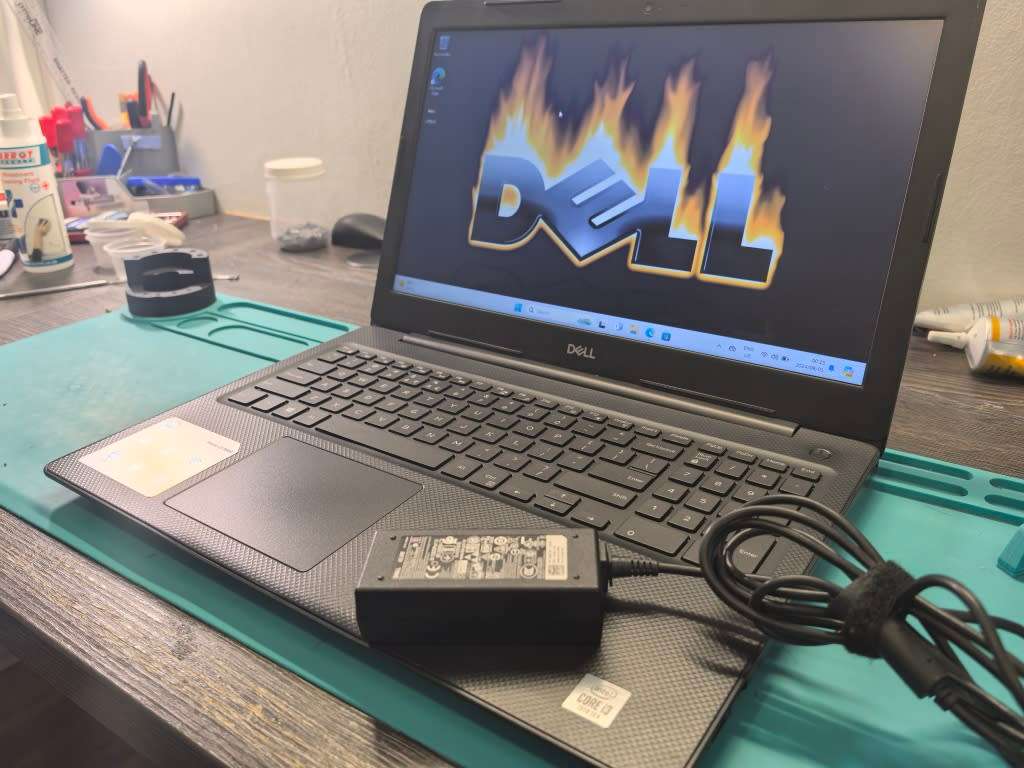 10TH GEN-DELL VOSTRO 3591*i3-1005g1-8GB DDR4-250GB SSD*UHD GRAPHICS*