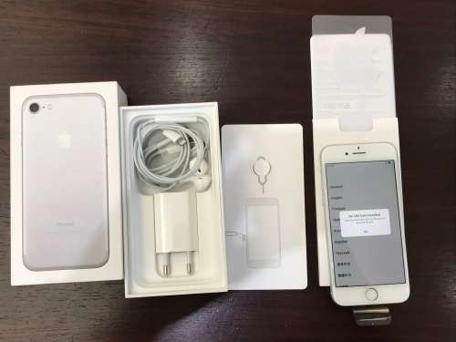 Apple iPhone 7 Silver/white 128gb unboxed&unused as pictured 12 month warranty