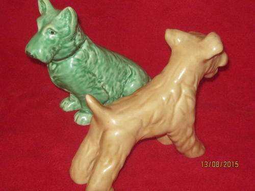 A pair of Sylvac Scottys (bid per dog to take both)