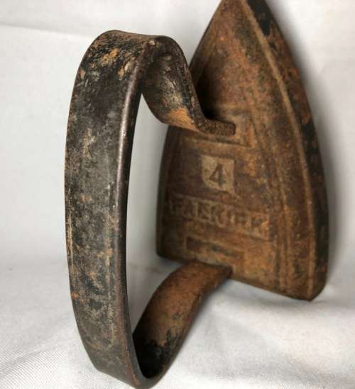 ANTIQUE FALKIRK SAD IRON NO 4