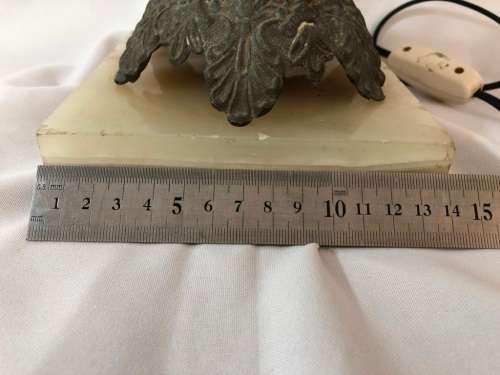 VINTAGE BRONZE FIGERUNE TABLE LAMP ON A MARBLE BASE - 44CM